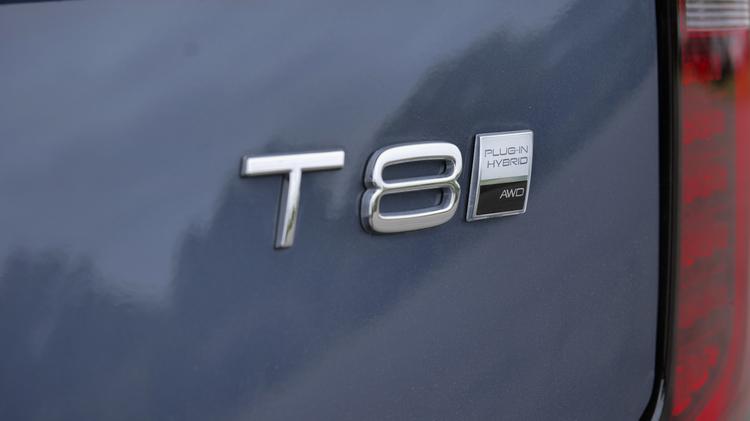 VOLVO XC90 ESTATE 2.0 T8 406 PHEV Plus Pro Black Ed 5dr AWD Gtron
